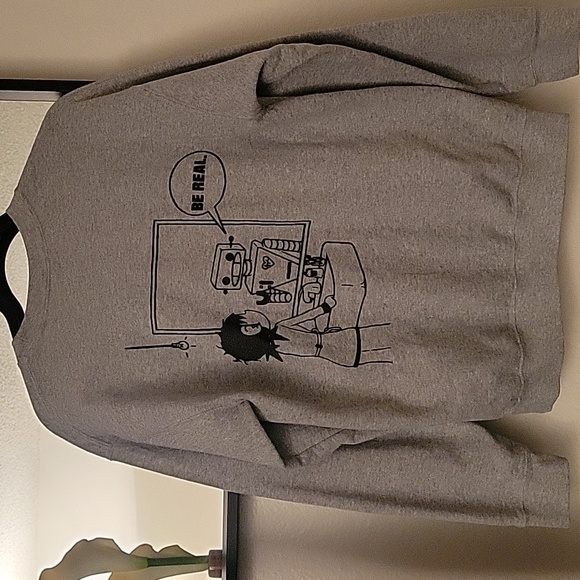 sweater - Picture 4 of 4